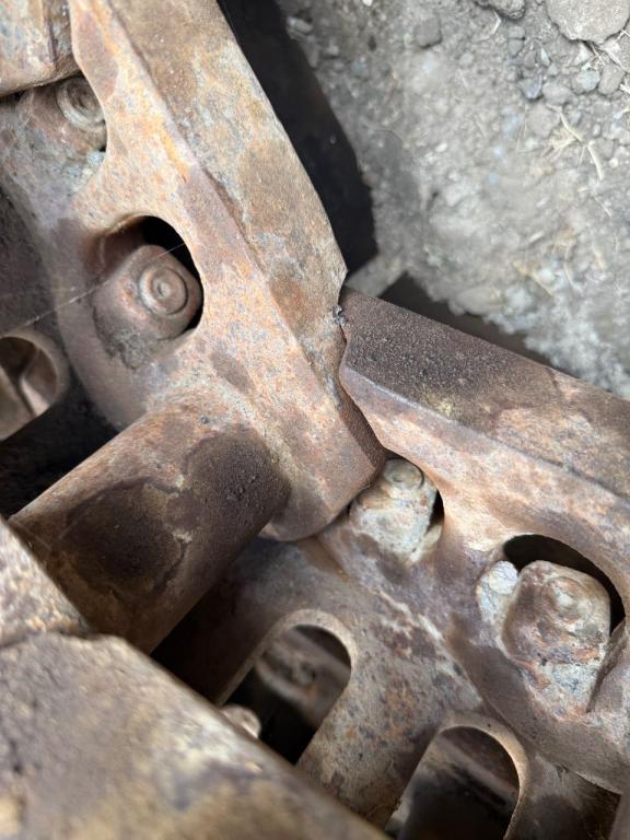 Cingolo in ferro per JCB 235 hd Foto 3