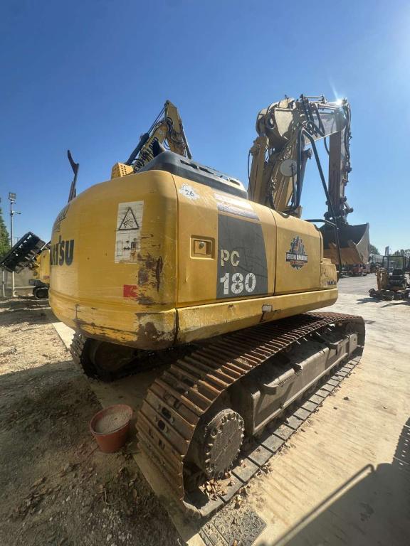 Komatsu PC180 Foto 3