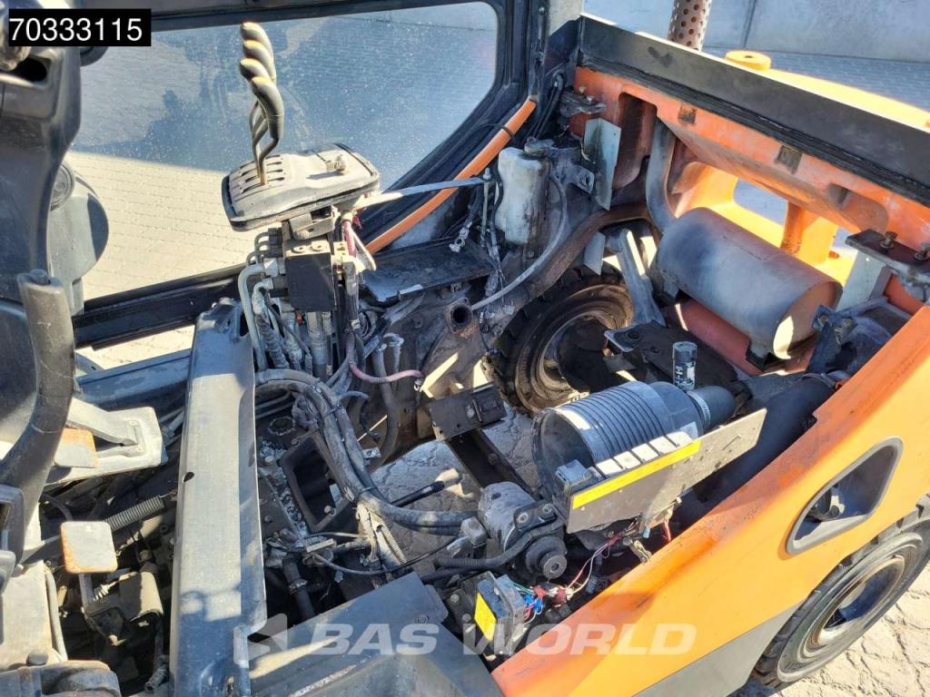 Doosan D25S -5 MISSING Engine & Seat Foto 10
