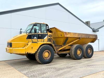 Caterpillar 725 - Automatic Greasing / Body Heating