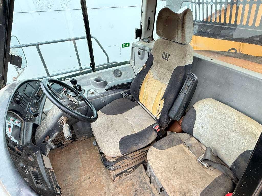 Caterpillar 725 - Automatic Greasing / Body Heating Foto 9