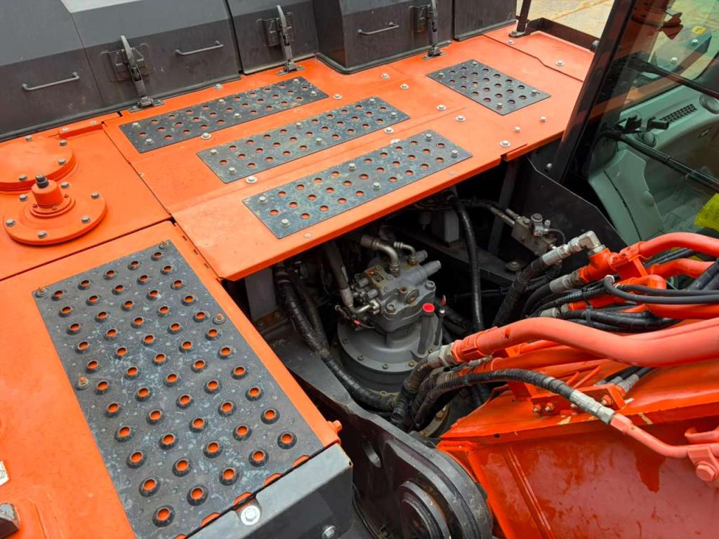 Hitachi ZX300LCN-6 Foto 29