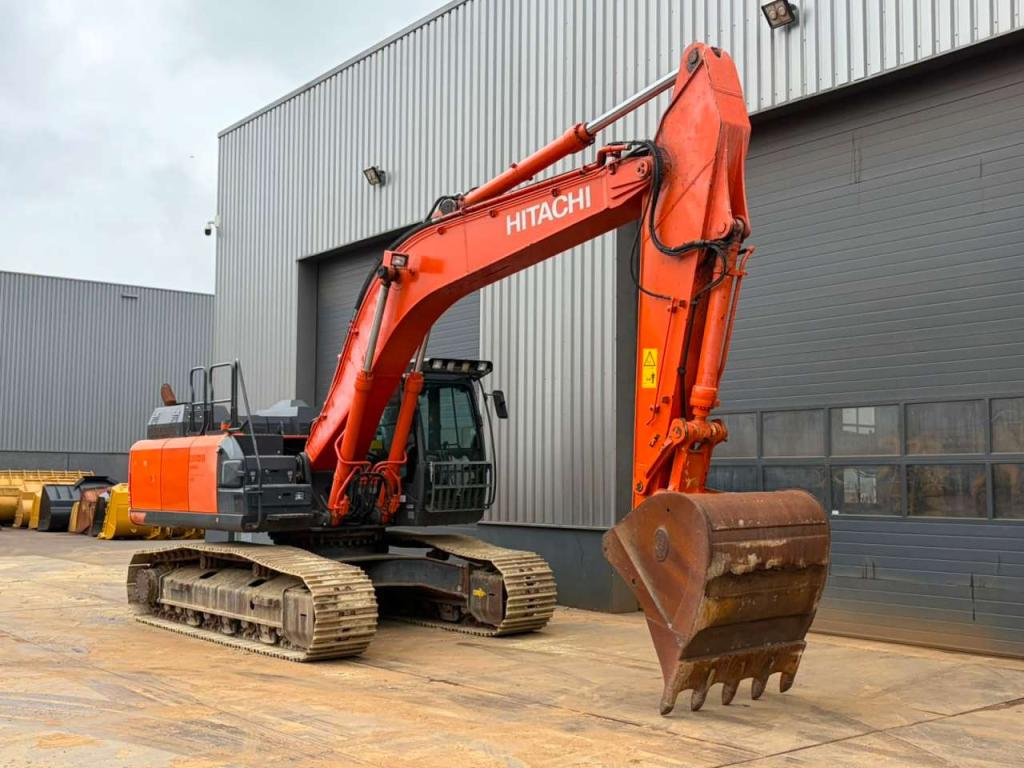 Hitachi ZX300LCN-6 Foto 7