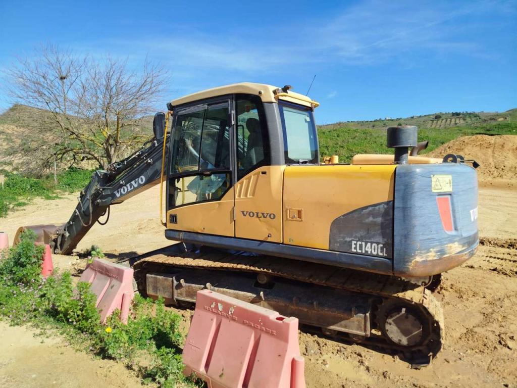 Volvo EC140DL Foto 1