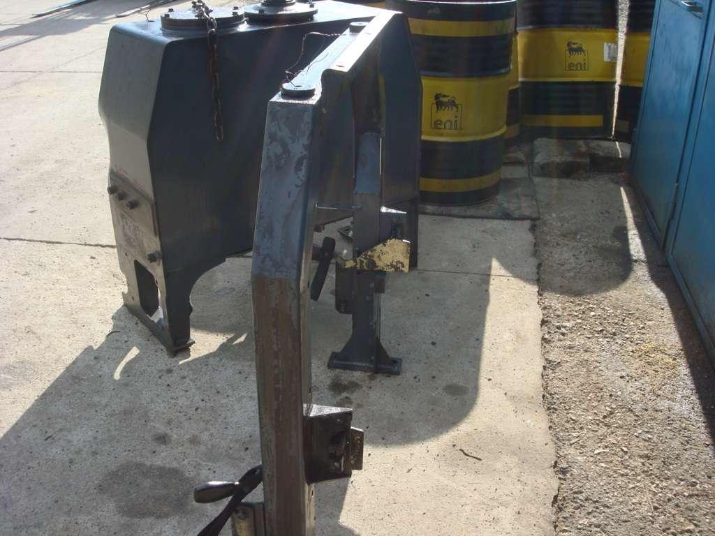 Montante per radiatore per PALA GOMMATA W220 Foto 2
