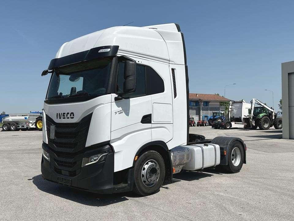 Iveco S-WAY 490 4x2 Foto 1
