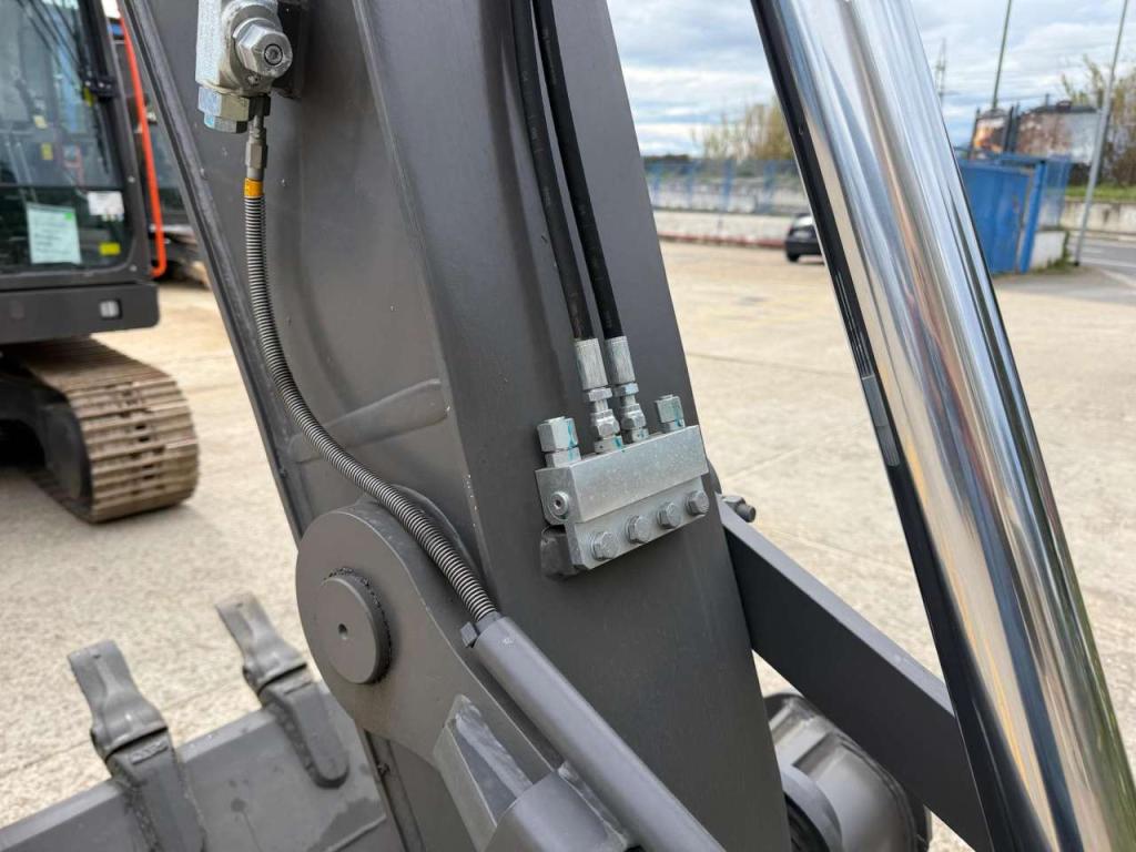Volvo ECR145FL5 Foto 22
