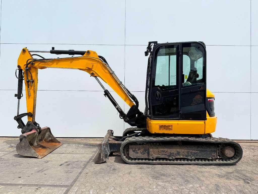 JCB 48Z-1 - Hammer Lines / Quick Coupler Foto 1