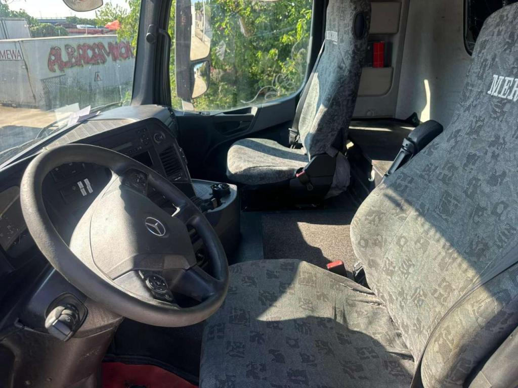 Mercedes-Benz Arocs 3348 Foto 10