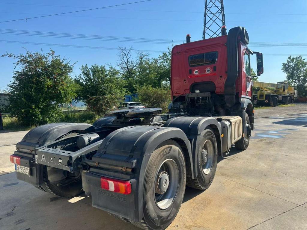 Mercedes-Benz Arocs 3348 Foto 3