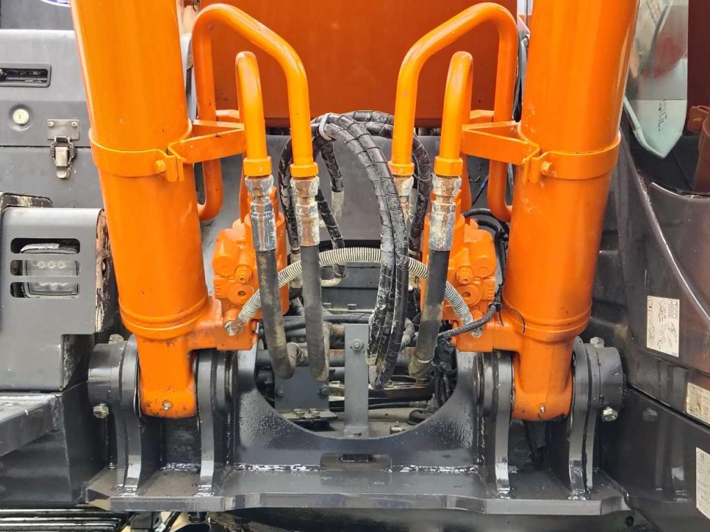 Hitachi ZX 210LCN-6 M Foto 8