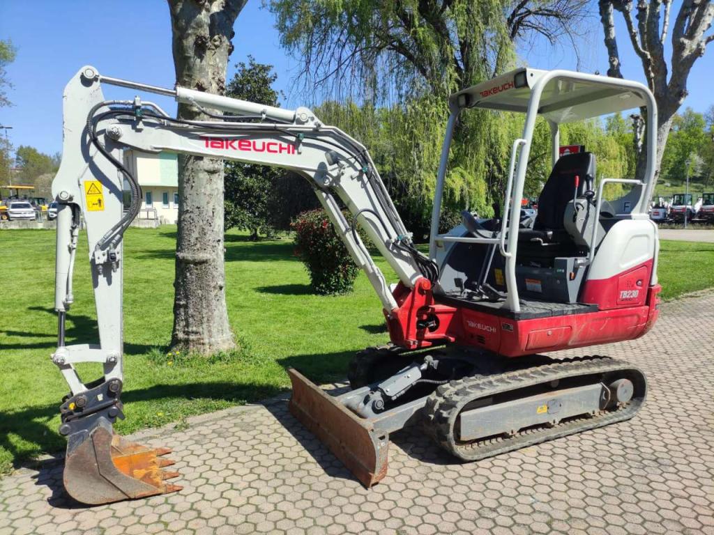 Takeuchi TB230 Foto 1