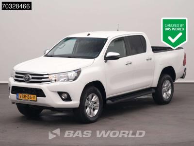 Toyota HiLux 2.4 D-4D Automaat Double Cab 4WD 4x4 Airco Camera Trekhaak A/C Towbar Cruise control in vendita da BAS World B.V.