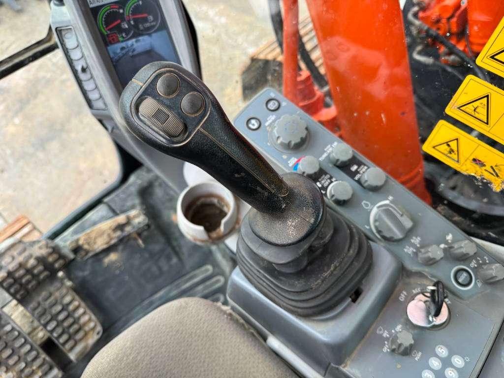 Hitachi ZX 225 US LC-5 B - Automatic Greasing / Camera Foto 12