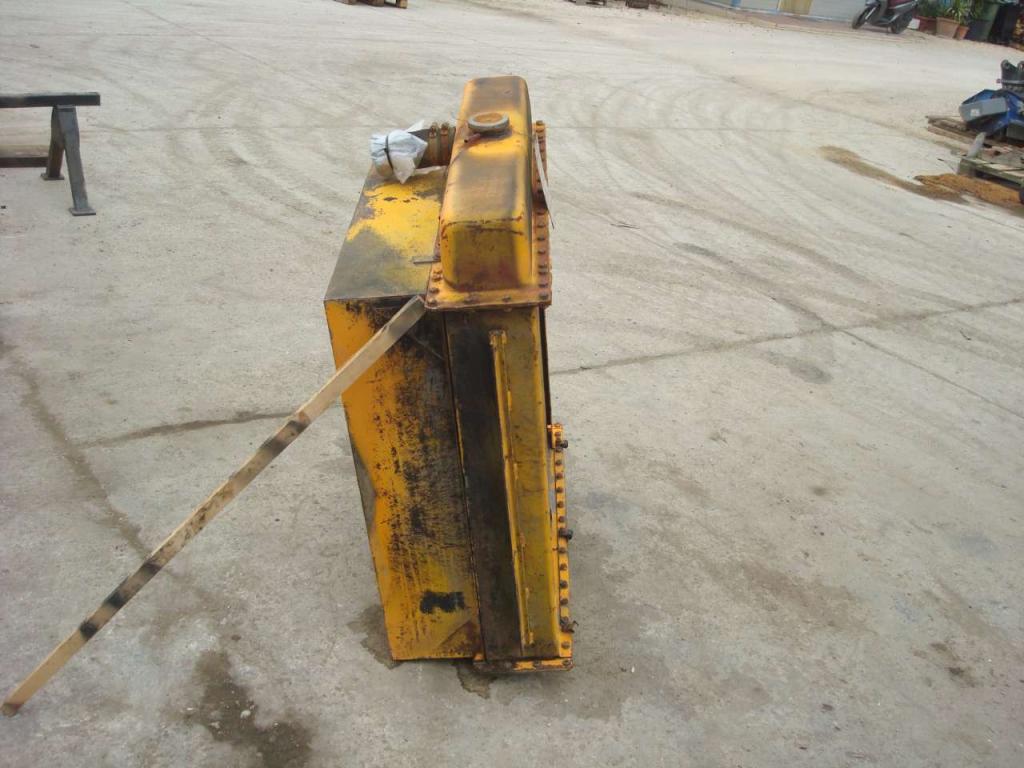 Radiatore acqua per Fiat Allis 645 Foto 1