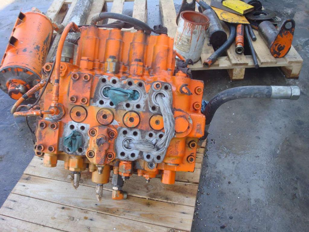 Distributore idraulico per Fiat Hitachi FH450.3 Foto 2