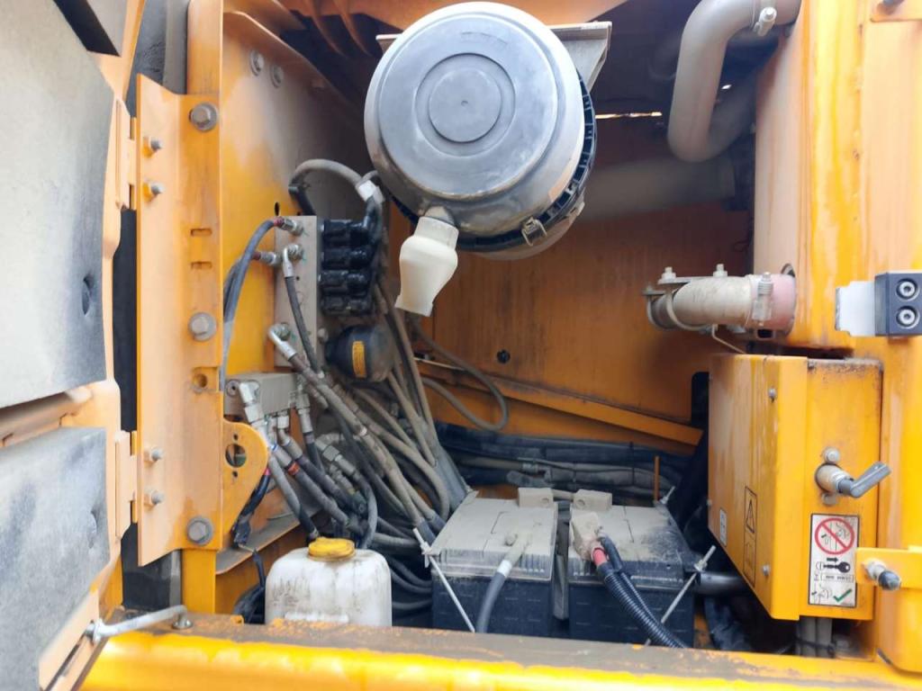 JCB JS235HD Foto 9