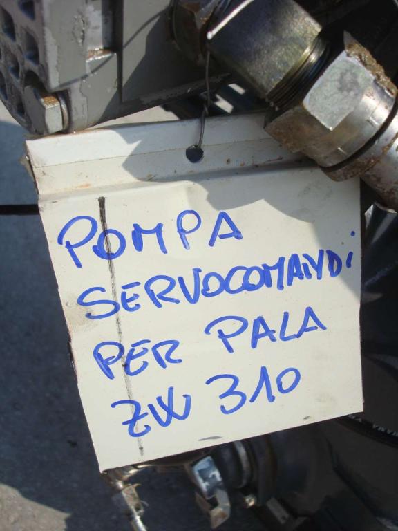 Pompa idraulica servocomandi per Hitachi ZW 310 Foto 3