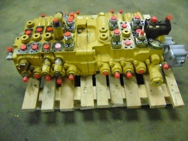 Distributore idraulico per Caterpillar 320 B Foto 1