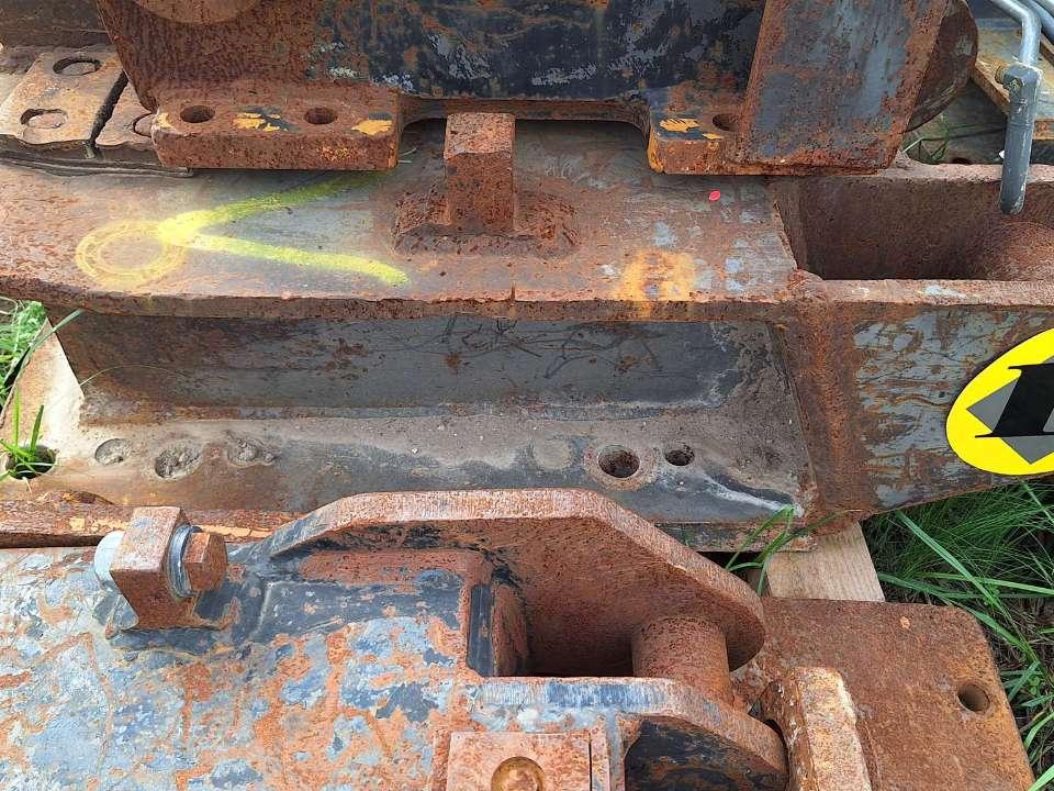 S3 for 35-43 ton excavators Attachment plate Foto 2