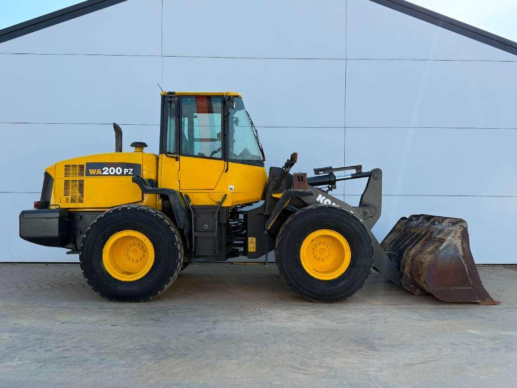 Komatsu WA200PZ-6 - Auto Greasing / Joystick Controls / AC Foto 6