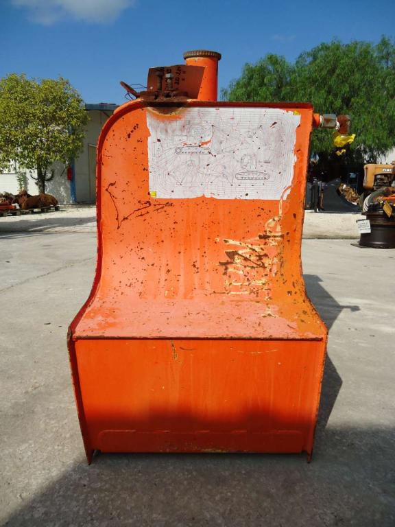 Serbatoio gasolio per Hitachi ZAXIS 210N - 240N Foto 2