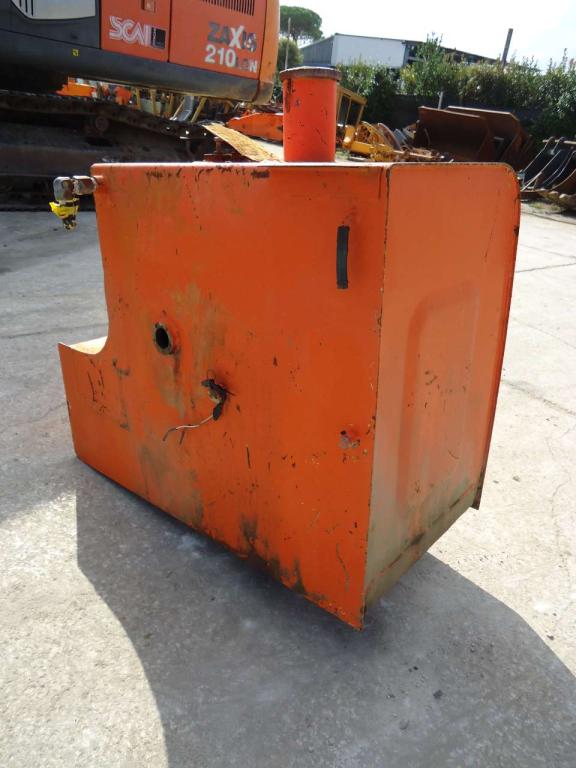 Serbatoio gasolio per Hitachi ZAXIS 210N - 240N Foto 4