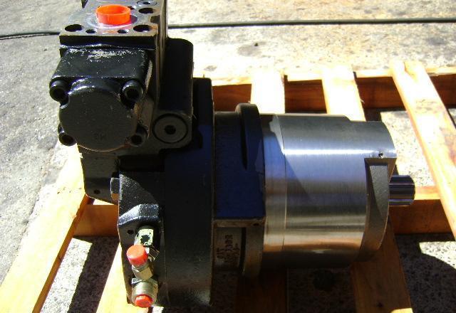 Motore di traino per Caterpillar 345 B / 345 BLME Foto 2