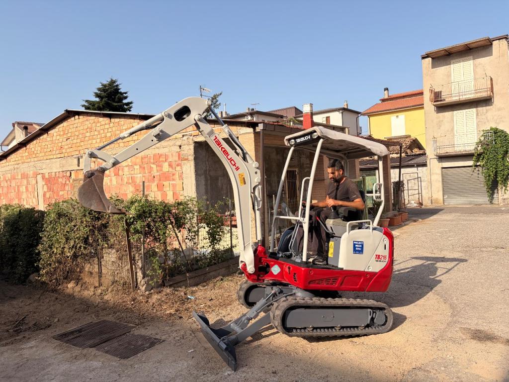 Takeuchi Tb 216 Foto 1
