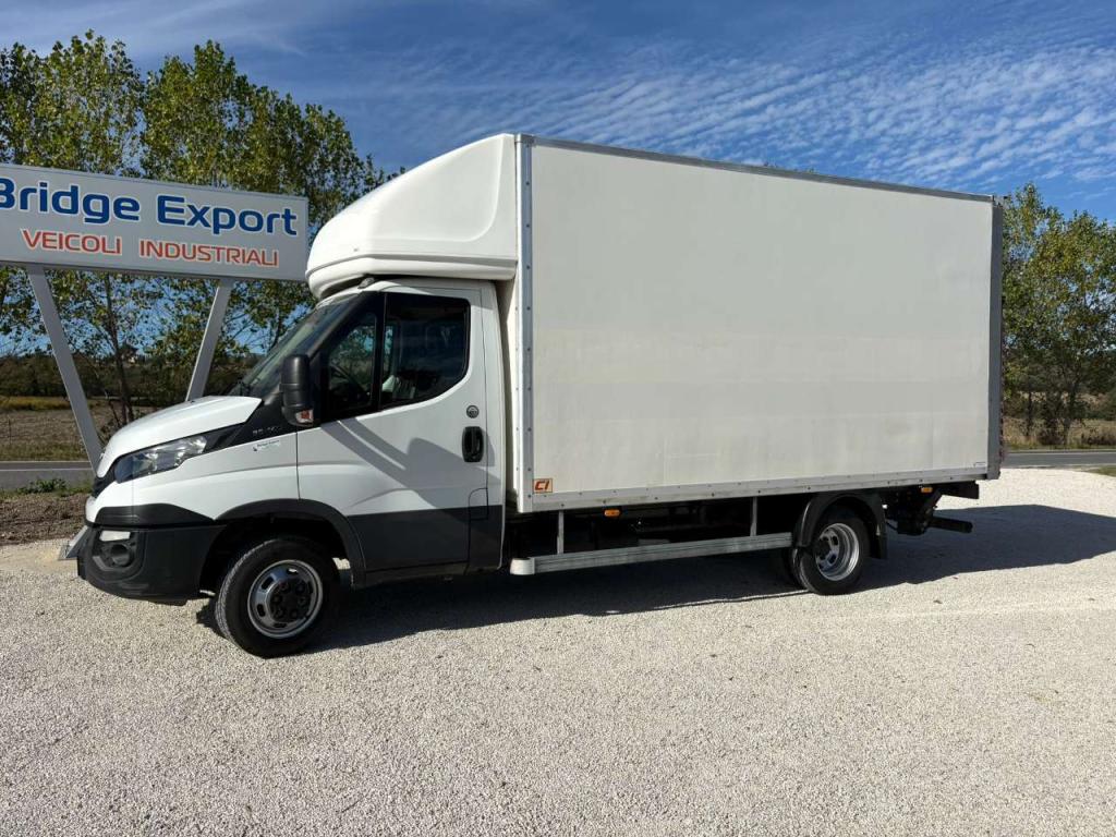 Iveco DAILY 35C14 furgonato con sponda EURO 6 Foto 2