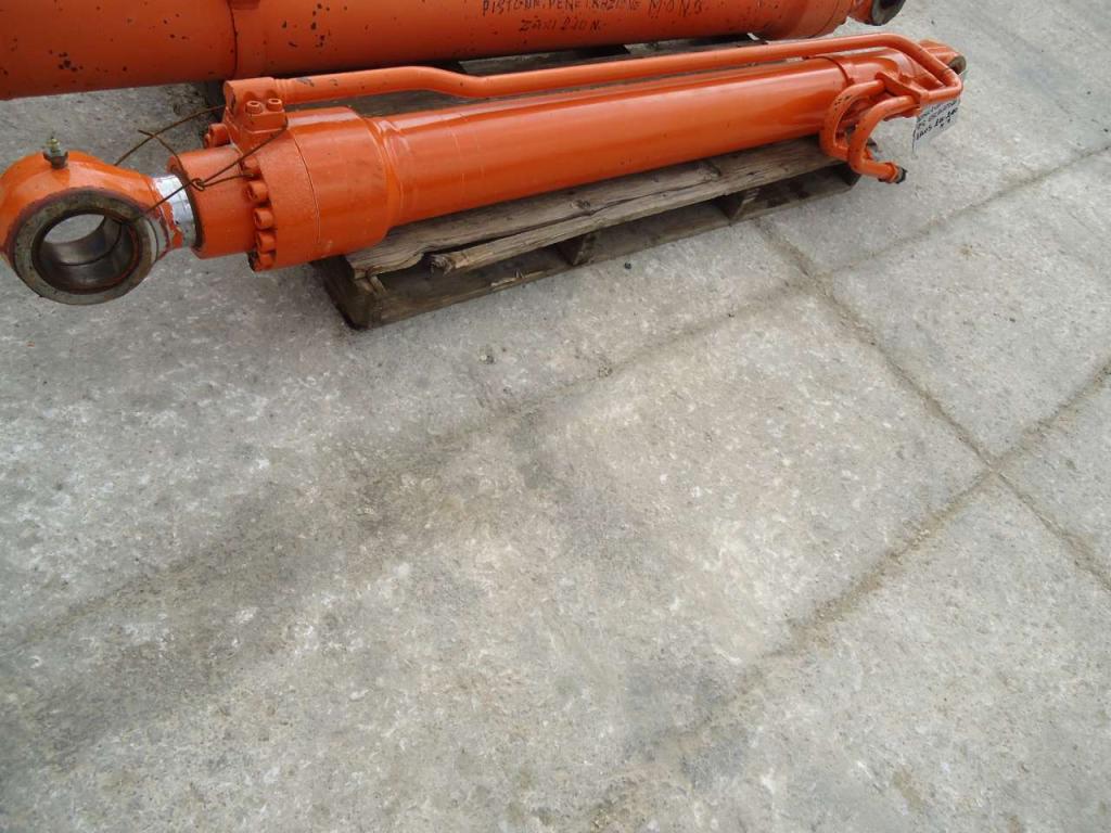 Pistone sollevamento per Hitachi ZAXIS 210N-240N Foto 4
