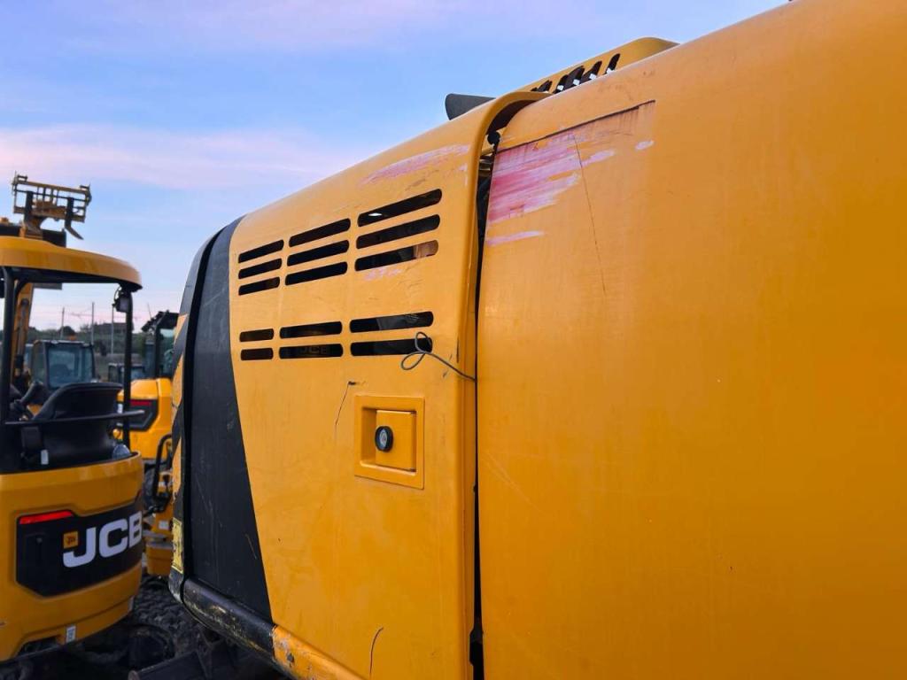 JCB JS 220 TAB Foto 4