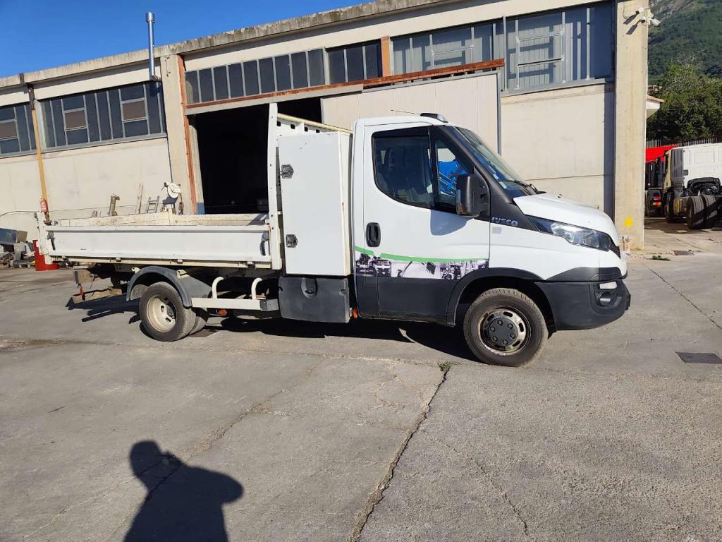 Iveco DAILY 35-150 Foto 17