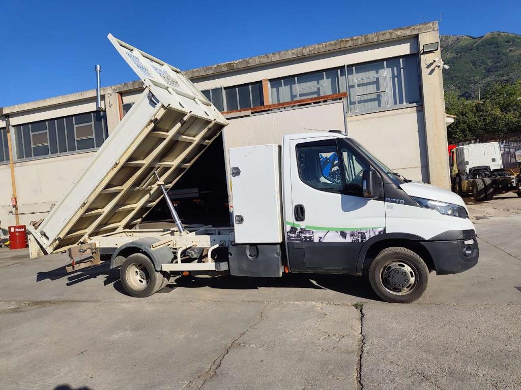 Iveco DAILY 35-150 Foto 23