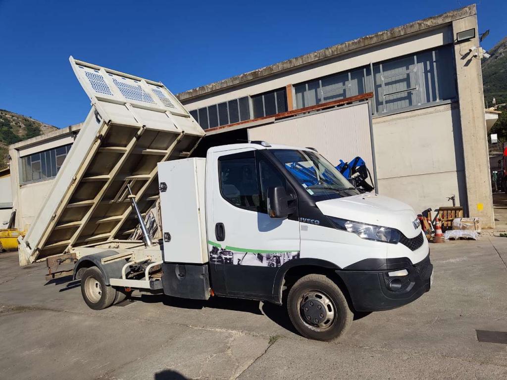 Iveco DAILY 35-150 Foto 24