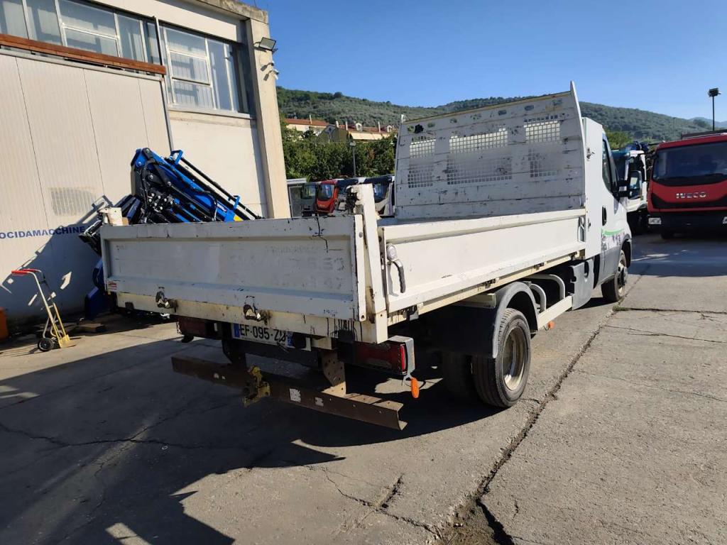 Iveco DAILY 35-150 Foto 3