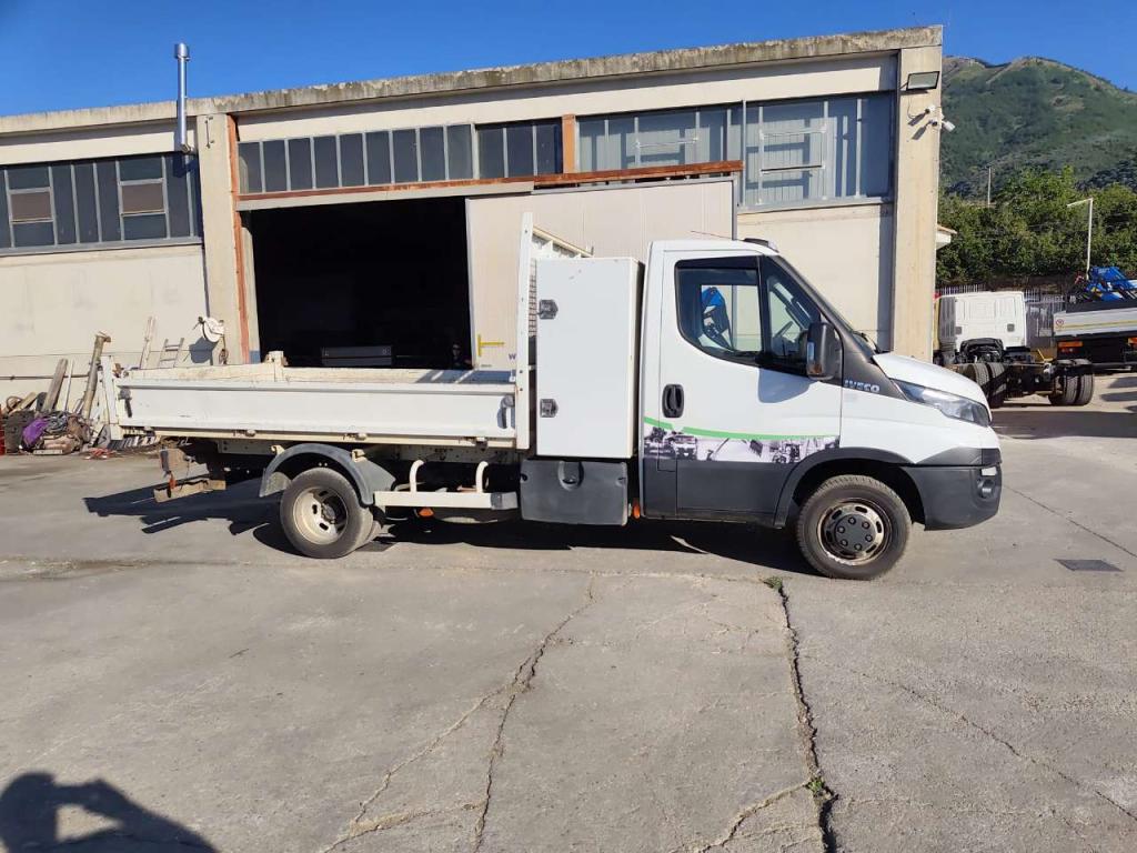 Iveco DAILY 35-150 Foto 6