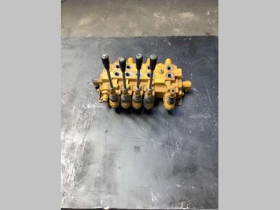 Distributore idraulico in vendita da Massucco T. Srl Area Ricambi