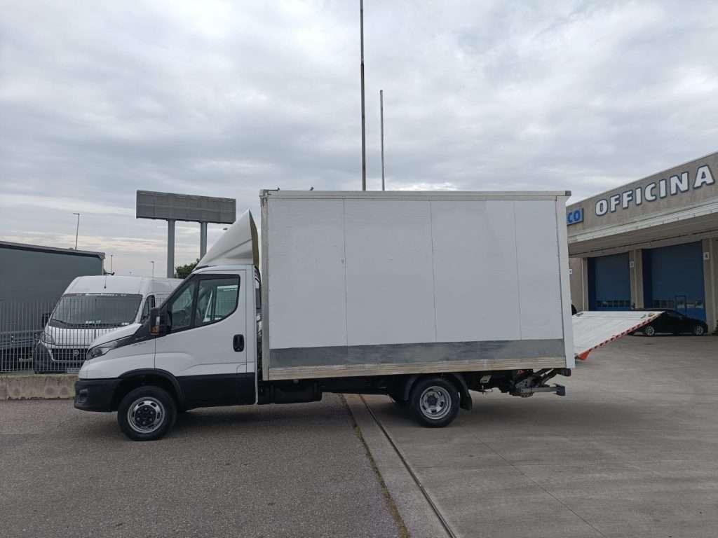 Iveco DAILY  DAILY 35C14 FURGONATO BOX CON SPONDA EURO 6 Foto 3