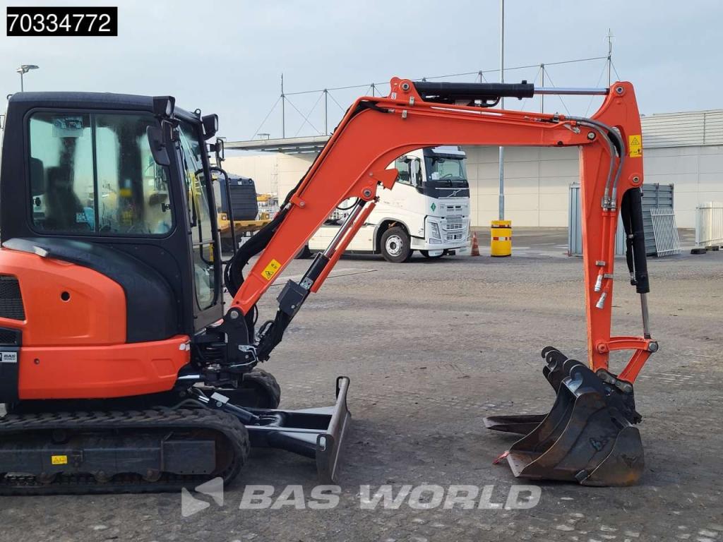Kubota U36 -4 3 Buckets Foto 9