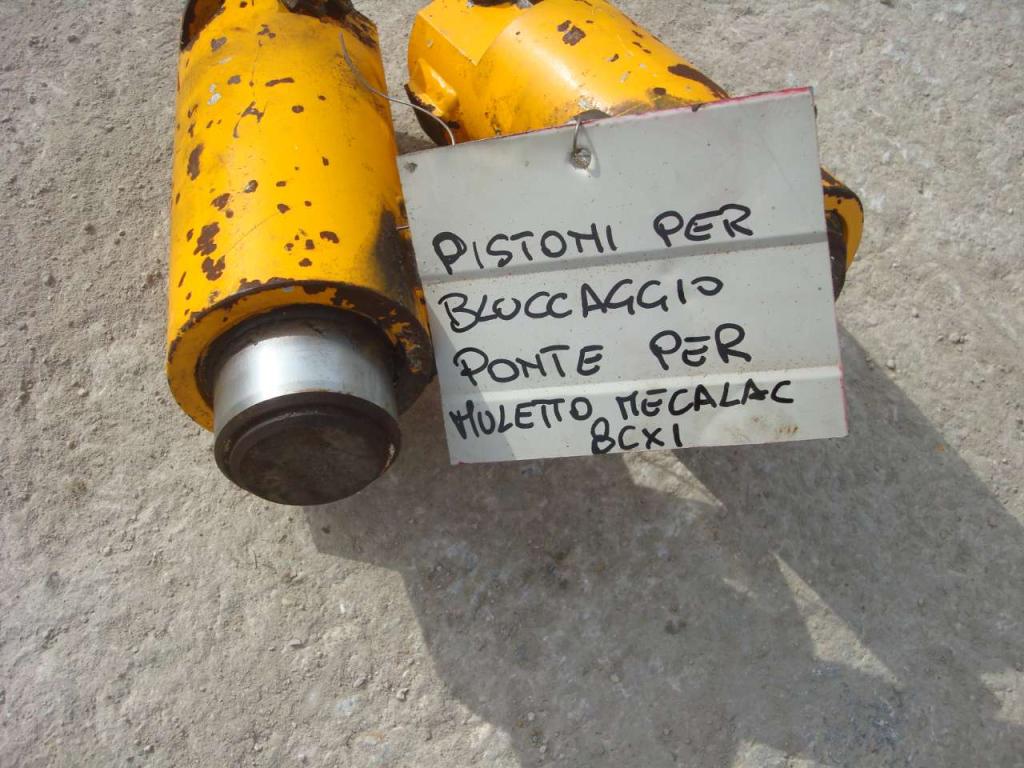 Pistoni per bloccaggio ponte per per Muletto Mecalac 8CXI Foto 1