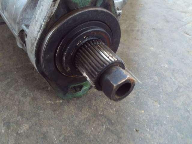 Pompa iniezione motore (rotativa) per Fiat Allis FE18 - MOTORE FIAT 8065.04 - POMPA BOSCH 04510214 Foto 3