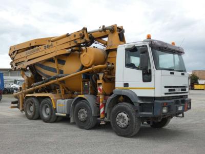 Iveco EUROTRAKKER 410E44H in vendita da Effretti Srl