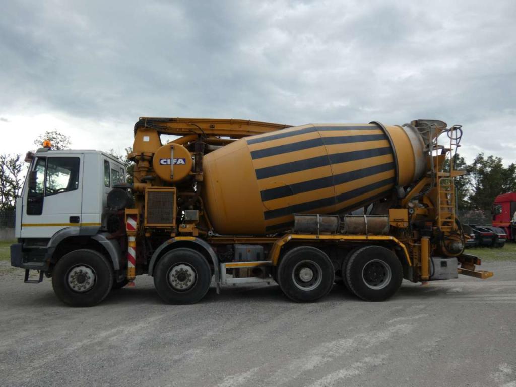 Iveco EUROTRAKKER 410E44H Foto 4