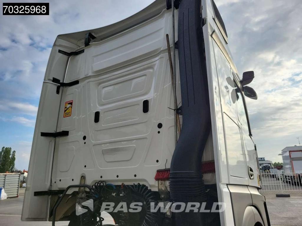 Mercedes-Benz Actros L 1845 4X2 BigSpace Retarder 2xTanks Standklima Foto 11