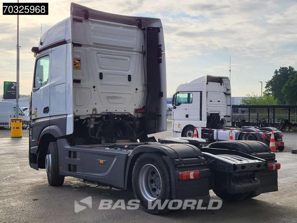 Mercedes-Benz Actros L 1845 4X2 BigSpace Retarder 2xTanks Standklima Foto 2