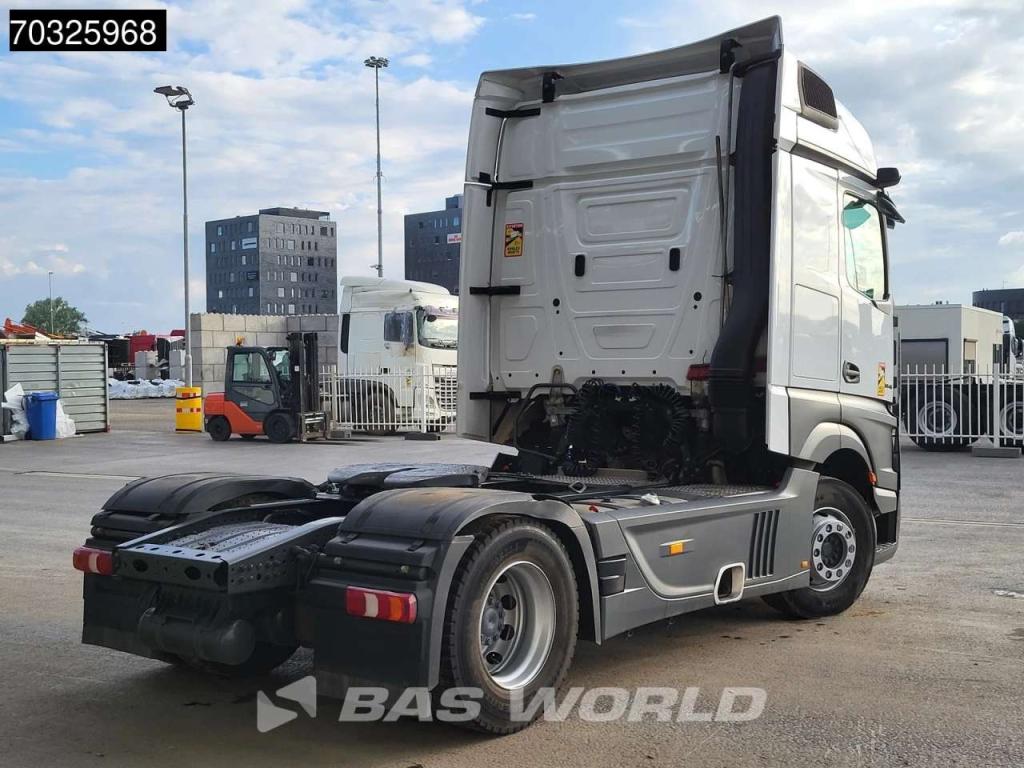 Mercedes-Benz Actros L 1845 4X2 BigSpace Retarder 2xTanks Standklima Foto 5