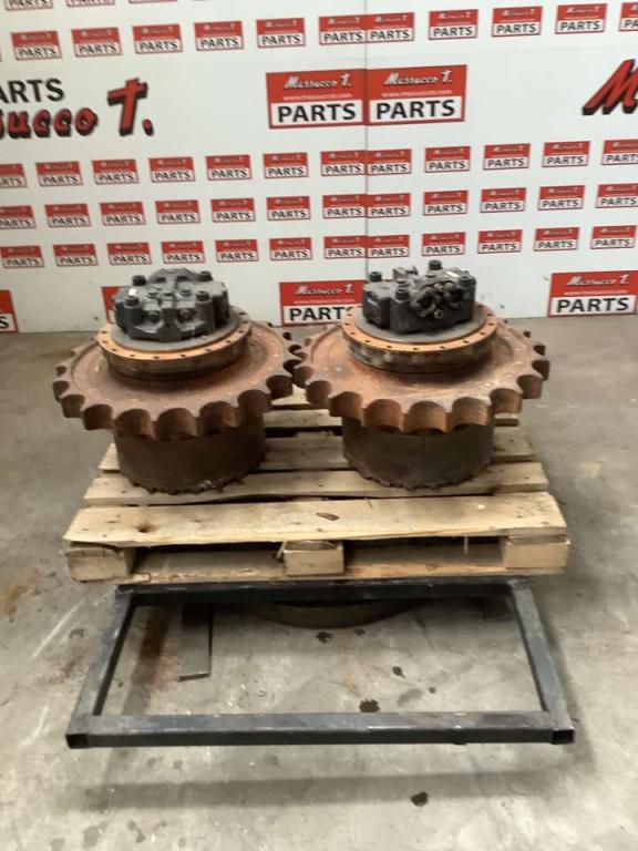 Motore di traslazione per Komatsu PC228-3 Foto 1