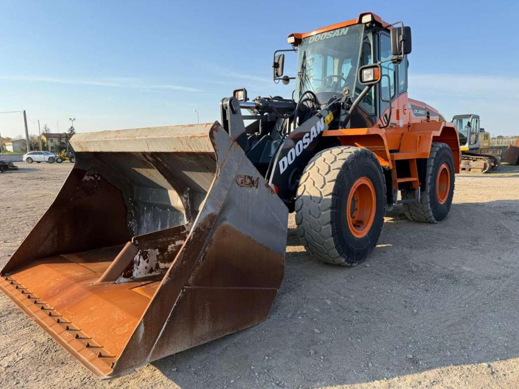Doosan DL220-5 Foto 1