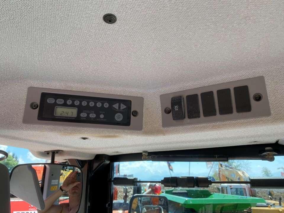 Hitachi ZW250-6 Foto 10
